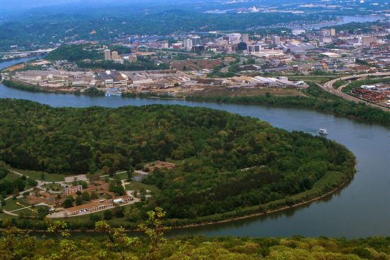 Moccasin Bend and Chattanooga © rjones0856 (CC BY 2.0) https://www.flickr.com/photos/91829349@N00/5422668472 Moccasin Bend and Chattanooga