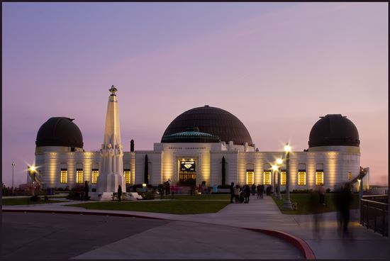 Griffith Observatory, Los Angeles © Pedro Szekely (CC BY-SA 2.0) https://www.flickr.com/photos/pedrosz/5895986083/ Griffith Observatory, Los Angeles