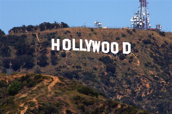 Hollywood! © Glen Scarborough (CC BY-SA 2.0) https://www.flickr.com/photos/photographerglen/5921490858/ Hollywood!