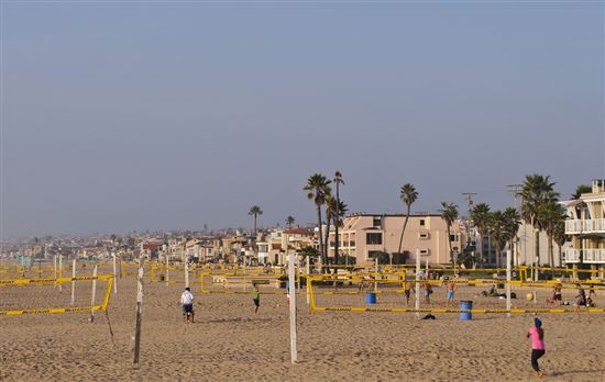 Hermosa Beach © InSapphoWeTrust (CC BY-SA 2.0) https://www.flickr.com/photos/skinnylawyer/8260460036/ Hermosa Beach